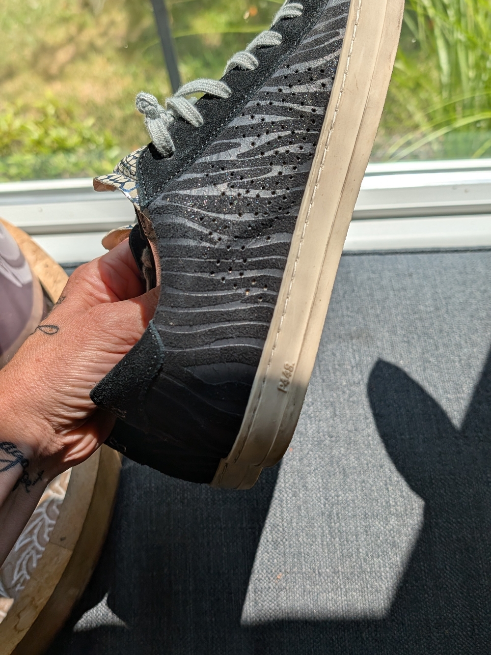 P448 Black and Gray Low-Top Sneaker